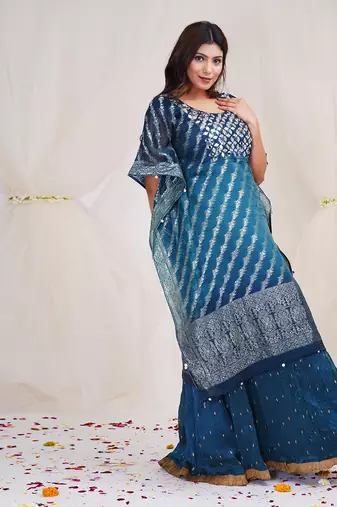 SHADING OF YALE BLUE AND PRUSSIAN BLUEKAFTAAN