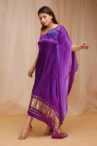 VIOLETKAFTAAN