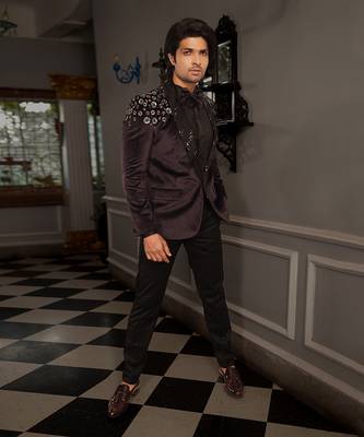 Black Artha Tuxedo Set 4