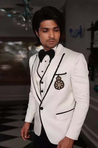 White Rish Tuxedo Set