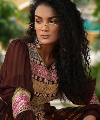 Coco Brown Rangeen Yoke Fusion Set 10