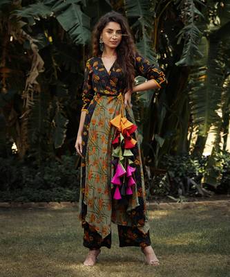 Dilruba Charcoal  Sage Phoonday Wala Angrakha 3