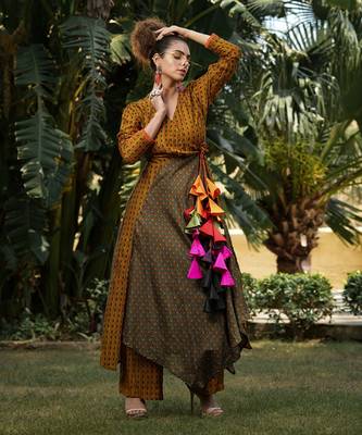 Dilruba Dhaani Sage Phoonday Wala Angrakha 2