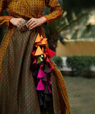 Dilruba Dhaani Sage Phoonday Wala Angrakha 6