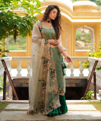 Dilruba Ivoreen Crush Skirt Kurta Set 6