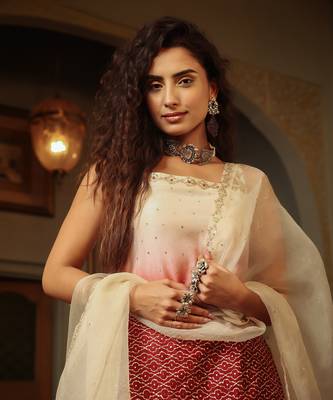 Dilruba Ivored Ombre Kurta Sharara Set 8