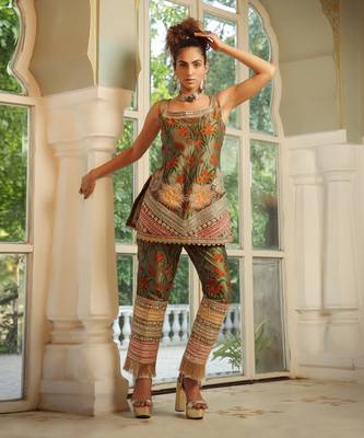 Dilruba Bageecha Kurta Fringe Pants Rangeen Work  3
