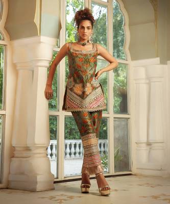 Dilruba Bageecha Kurta Fringe Pants Rangeen Work  4