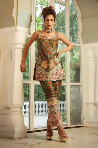Dilruba Bageecha Kurta Fringe Pants Rangeen Work 