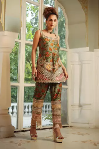 Dilruba Bageecha Kurta Fringe Pants Rangeen Work 