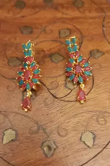 Multicolor necklaces