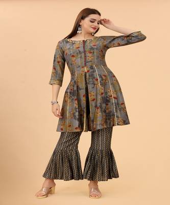 Growish Dusty Grey Foli Print Viscose Designer Kurta Set 2