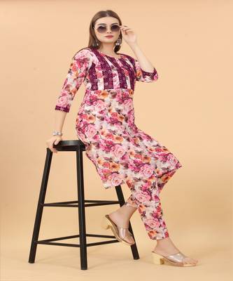 Growish Pink Digital Flower Print Viscose Designer Kurta Set 3