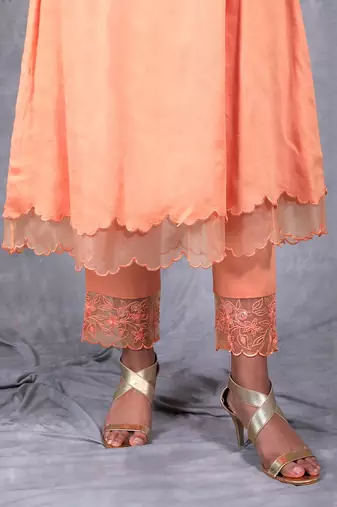 Peach Ditya