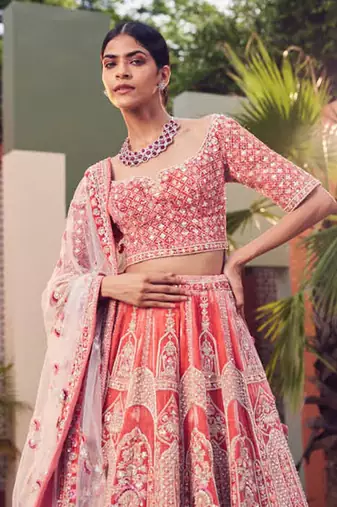 Pragya Lehenga