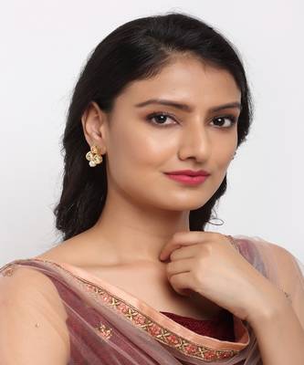 Kundan Studs 1
