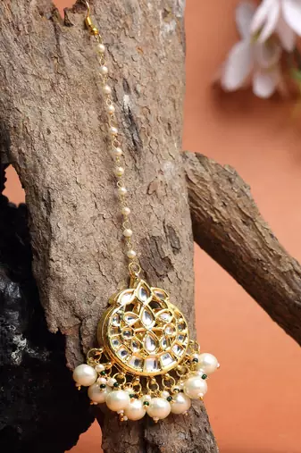 Kundan Maang Tikka
