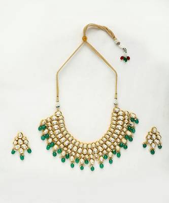 Kundan Neckpiece with Earrings 2