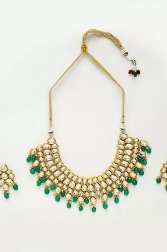 Kundan Neckpiece with Earrings