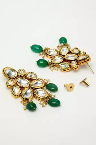 Kundan Neckpiece with Earrings