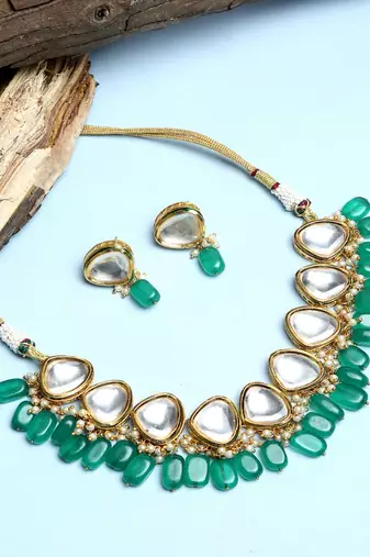 Kundan Choker with Studs