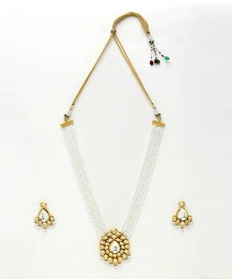 Kundan Neckpiece with Earrings 2