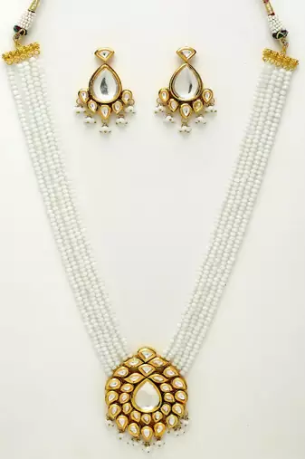 Kundan Neckpiece with Earrings