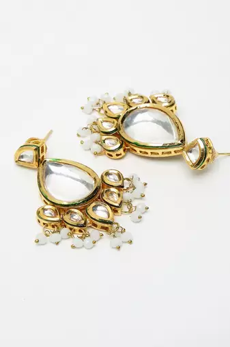 Kundan Neckpiece with Earrings