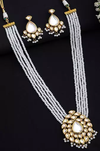 Kundan Neckpiece with Earrings