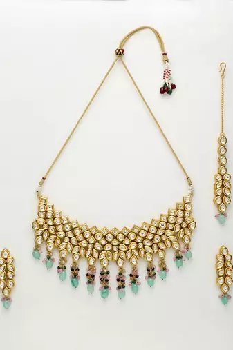 Kundan Neckpiece with Earrings and Maang Tikka