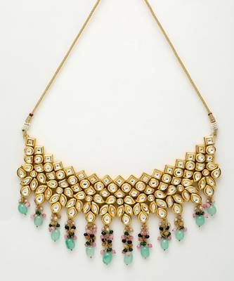 Kundan Neckpiece with Earrings and Maang Tikka 3