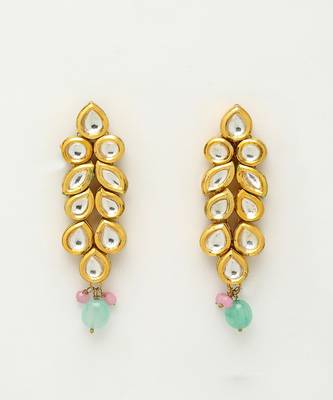 Kundan Neckpiece with Earrings and Maang Tikka 4