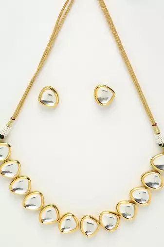 Kundan Choker with Kundan Studs