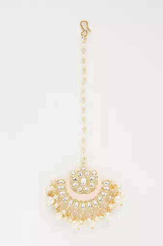 Kundan Maang Tikka