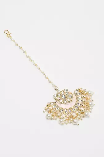 Kundan Maang Tikka