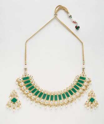 Kundan Neckpiece with Earrings 3