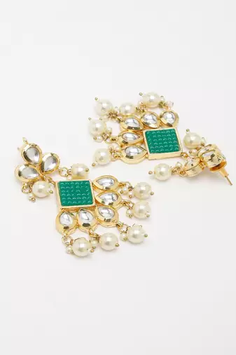 Kundan Neckpiece with Earrings