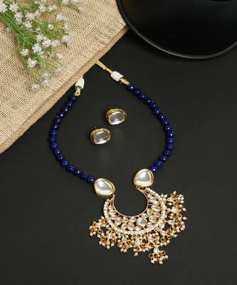 Stone Kundan Neckpiece with Studs 2