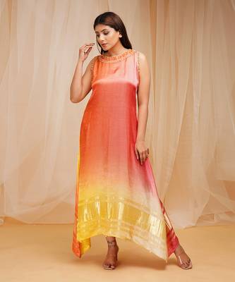 4D DYEING OF PALE YELLOW AND REDDISH ORANGEKAFTAAN 1