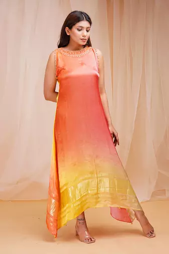 4D DYEING OF PALE YELLOW AND REDDISH ORANGEKAFTAAN