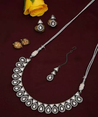 Silver Kundan Choker with Earrings and Maang Tikka 2