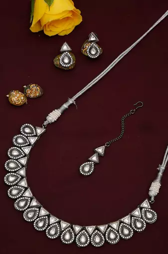 Silver Kundan Choker with Earrings and Maang Tikka