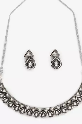 Silver Kundan Choker with Earrings and Maang Tikka