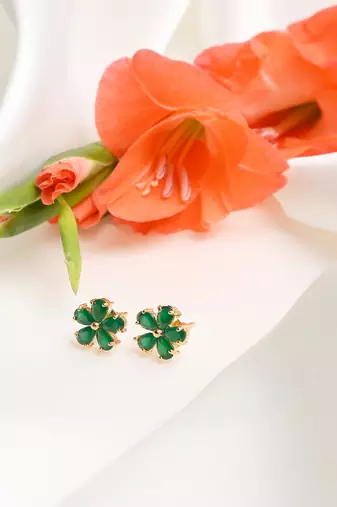 Green Studs