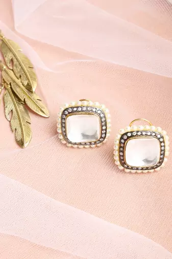 Kundan and Pearl Studs