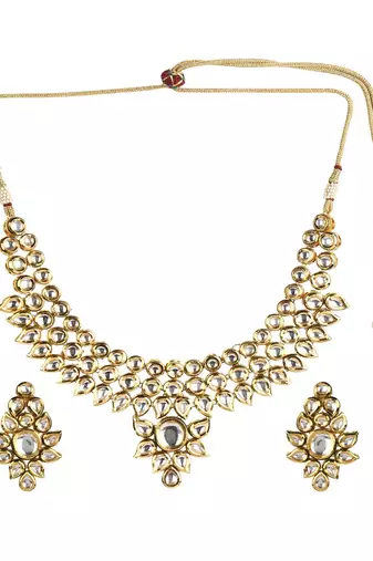 Kundan Choker with Studs