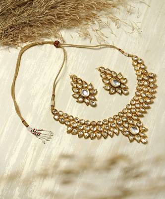 Kundan Choker with Studs 5