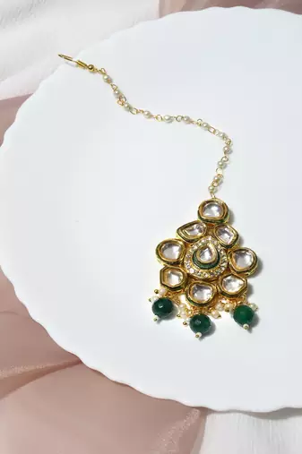 Kundan Maang Tikka