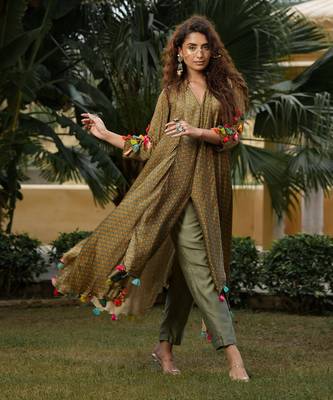Trevron Sage Green Kurta With Rangeen Dhaagey 5