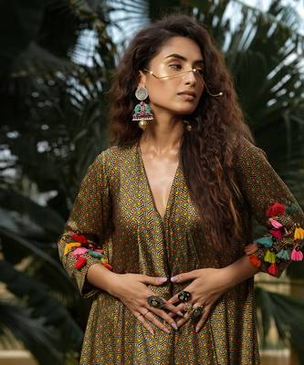 Trevron Sage Green Kurta With Rangeen Dhaagey 6